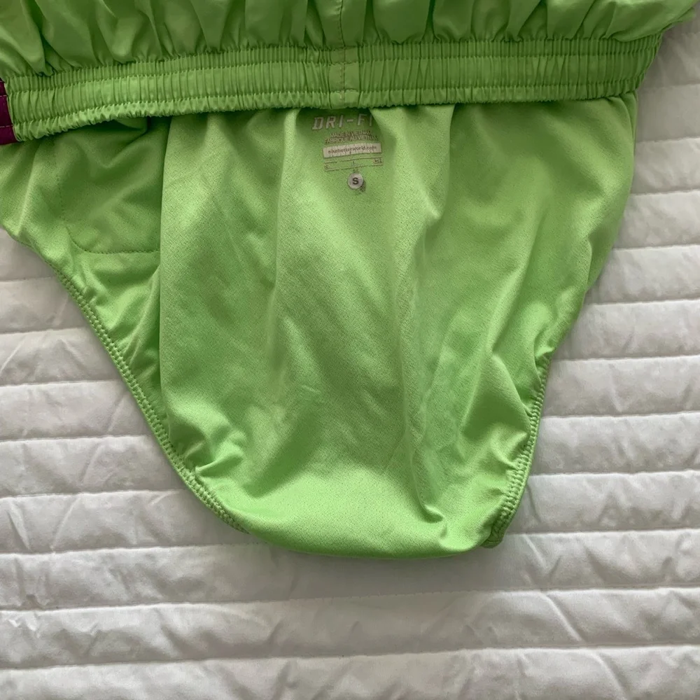 Nike Dri-Fit Tempo Running Shorts Women’s Size S Green Logo Drawstring Pocket